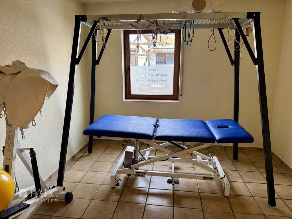 Immobilie in Hemsbach - **Provisionsfreie Investition** Schöne Wohnung mit sehr guter Infrastruktur und zentraler Lage - Bild 2