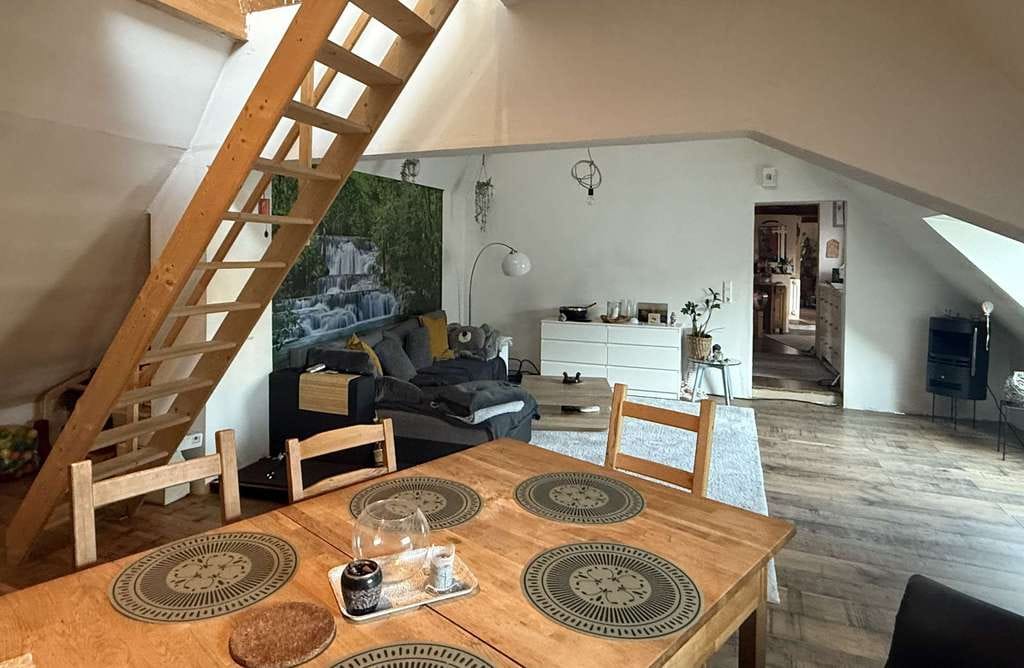 Immobilie in Neidenstein - Großzügige, teilsanierte 4-Zimmerwohnung mit Balkon, Garage und hübschem Innenhof in Neidenstein - Bild 0