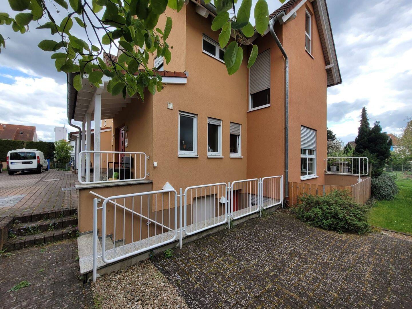 Immobilie in Dieburg - Großzügige moderne Doppelhaushälfte mit Einliegerwohnung und vielseitigem Raumkonzept - Bild 0