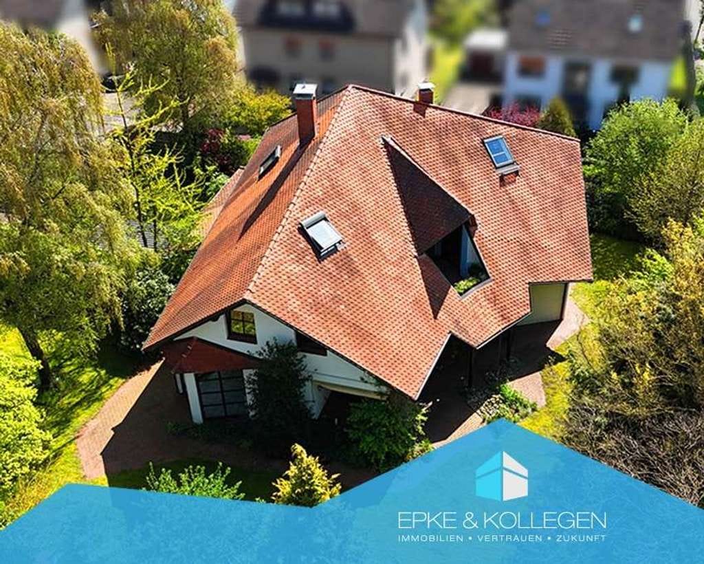 Immobilie in Hövelhof - architektonische Besonderheit in zentraler Lage // großzügiges EFH // EBK // 3 Bäder  // Garage - Bild 0