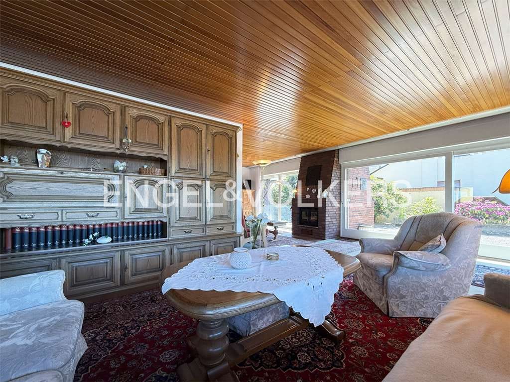 Immobilie in Mülheim-Kärlich - Großzügiges Anwesen, auch geeignet als Mehrgenerationshaus, in bester Höhenlage von Mülheim-Kärlich - Bild 1