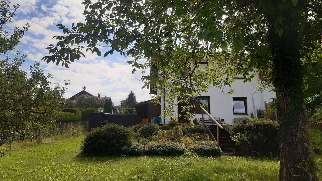 Immobilie in Berg - Weitblick und zentrale Lage - Doppelhaus-Hälfte zum Renovieren in Berg-Aufkirchenfkirchen - Bild 0