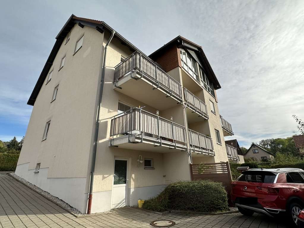 Immobilie in Wilkau-Haßlau - Gepflegte 4-Raum-Maisonette im 2.OG/DG mit Komfort-Bad u. Gäste-WC, zwei Stellplätze!  - Bild 0