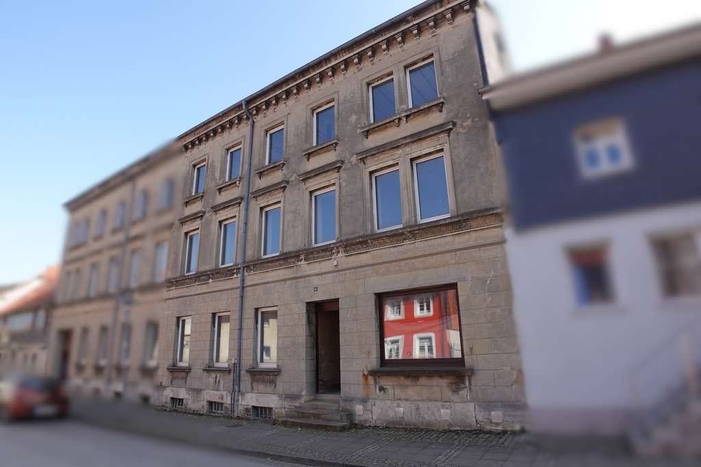 Immobilie in Königslutter am Elm - Charmantes Mehrfamilienhaus mit Denkmalschutz und Entwicklungspotenzial in Toplage von Königslutter - Bild 2