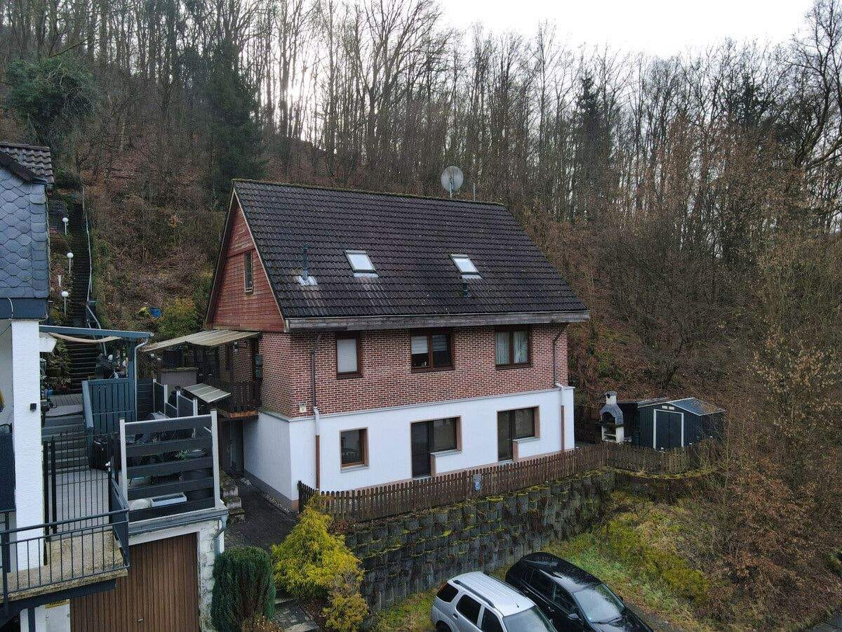 Immobilie in Werdohl - VR IMMO: Mehr Raum fürs Leben - Einfamilienhaus + Einliegerwohnung in begehrter Wohnlage. - Bild 1