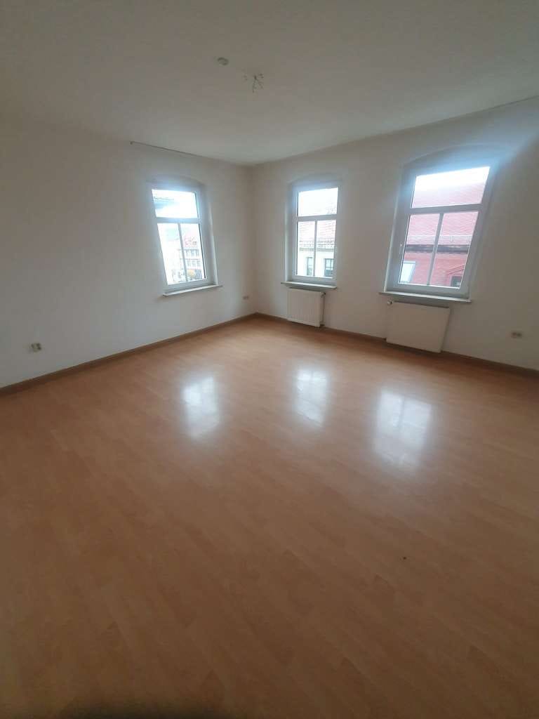 Immobilie in Schmölln - Wohn-und Geschäftshaus mit 3 Wohnungen und 2 Läden in 1a Lage in Schmölln in Schmölln - Bild 1