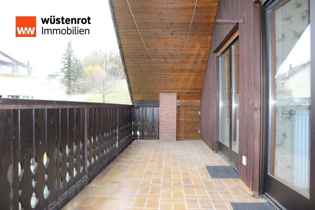 Immobilie in Ostelsheim - Zweifamilienhaus mit Doppelgarage in ruhigem Wohngebiet und großem Garten - Bild 3