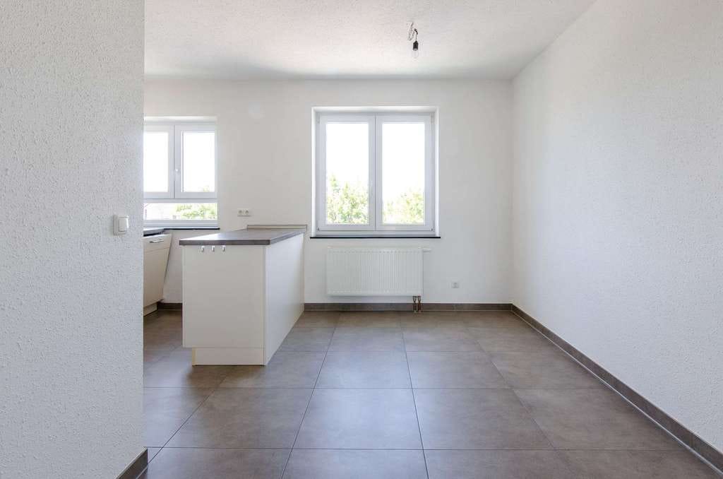Immobilie in Grafing bei München - Sonnige 3-Zi.-Wohnung mit Südbalkon in ruhiger Lage! - Bild 3