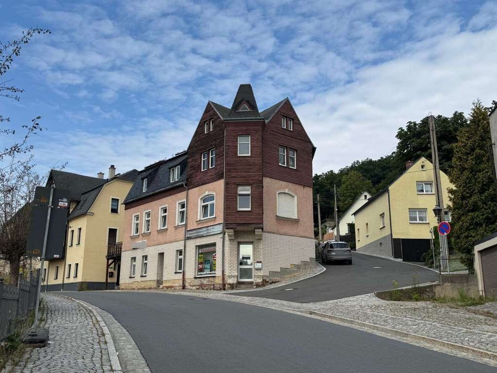 Immobilie in Grünhain-Beierfeld - Wohnen und Vermieten unter einem Dach! - Bild 1