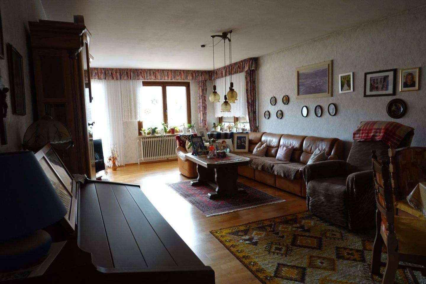 Immobilie in Blumberg - Zweifamilienwohnhaus mit riesigem Grundstück in Blumberg-Fützen - Bild 3