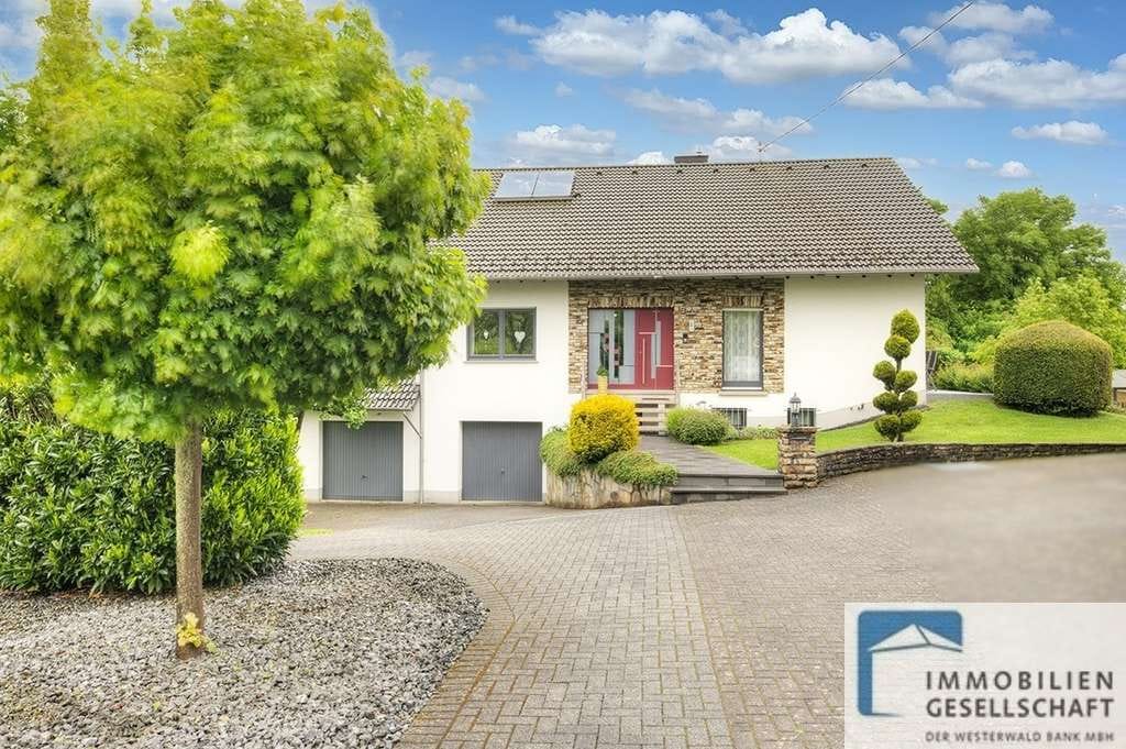 Immobilie in Helferskirchen - Großzügiges, gepflegtes Haus mit idyllischem Gartengrundstück  - Bild 0