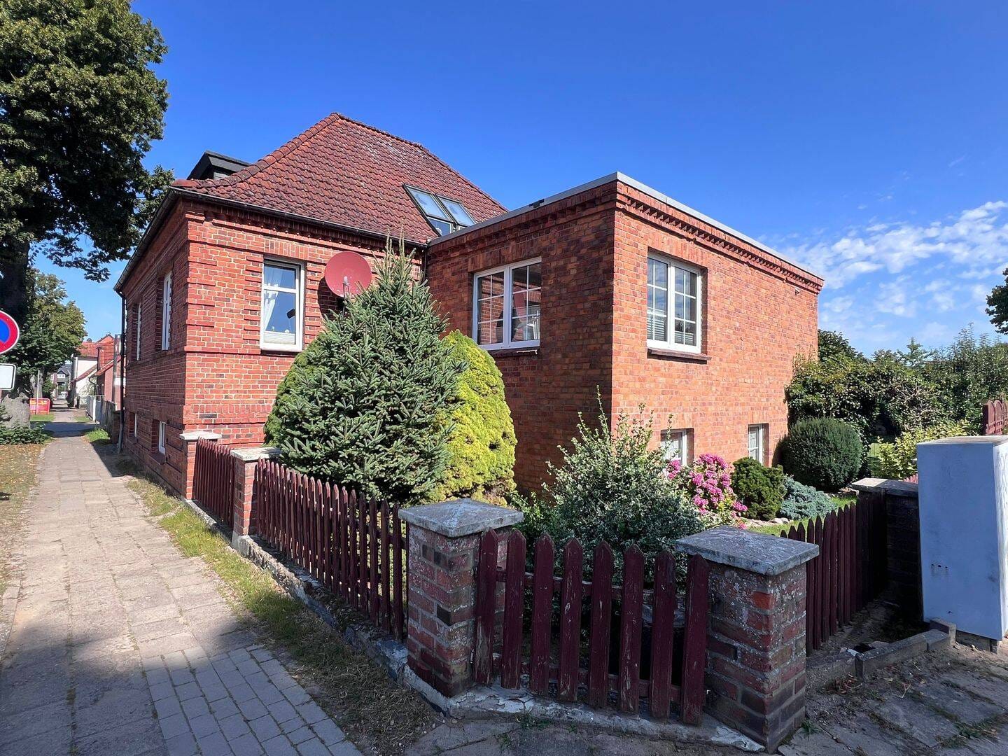 Immobilie in Crivitz - Großzügiges Einfamilienhaus mit Einliegerwohnung, Garten und viel Platz zur Entfaltung - Bild 2