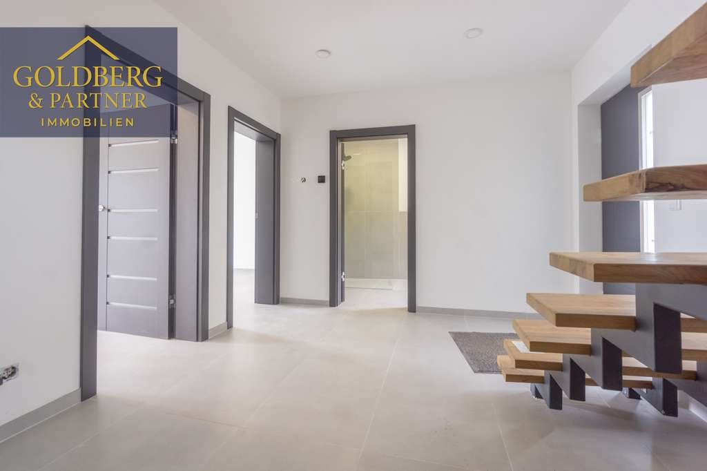 Immobilie in Frankenberg -     Neubau 2024 – Stilvolle Architektur mit zusätzlichem Wohnpotenzial - Bild 3