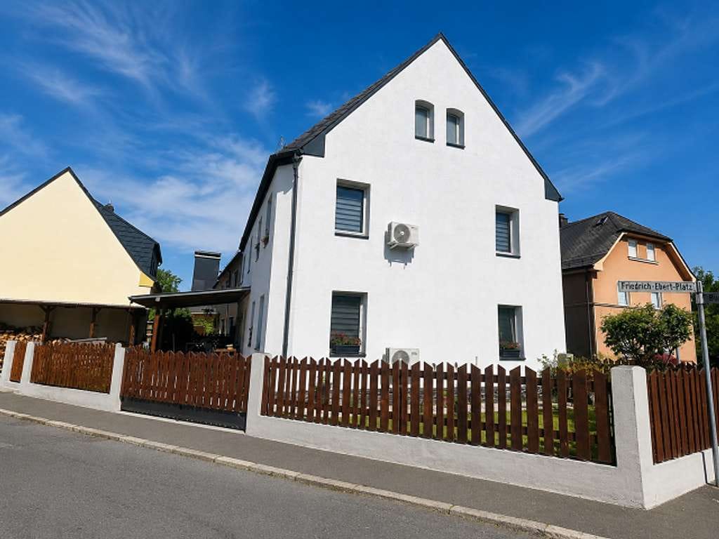 Immobilie in Selbitz - ***Gepflegtes Familienhaus mit Potenzial zum Mehrgenerationenwohnen*** - Bild 3