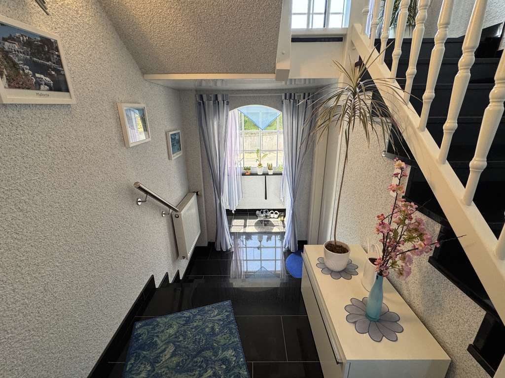 Immobilie in Linsengericht - Großzügiges Zweifamilienhaus in bei Gelnhausen - Bild 1