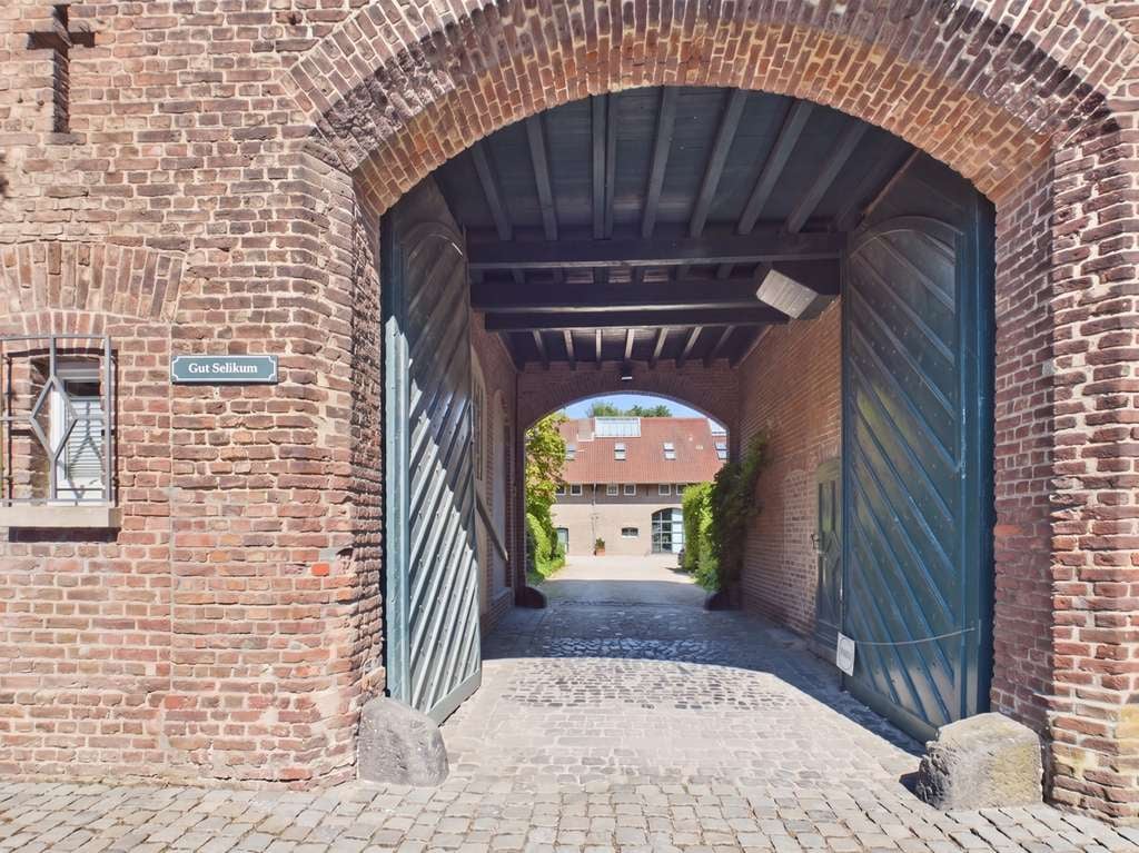 Immobilie in Neuss - Geschichte bewahren - Zukunft gestalten.  Exklusives Denkmalprojekt mit außergewöhnlichem Potenzial - Bild 2