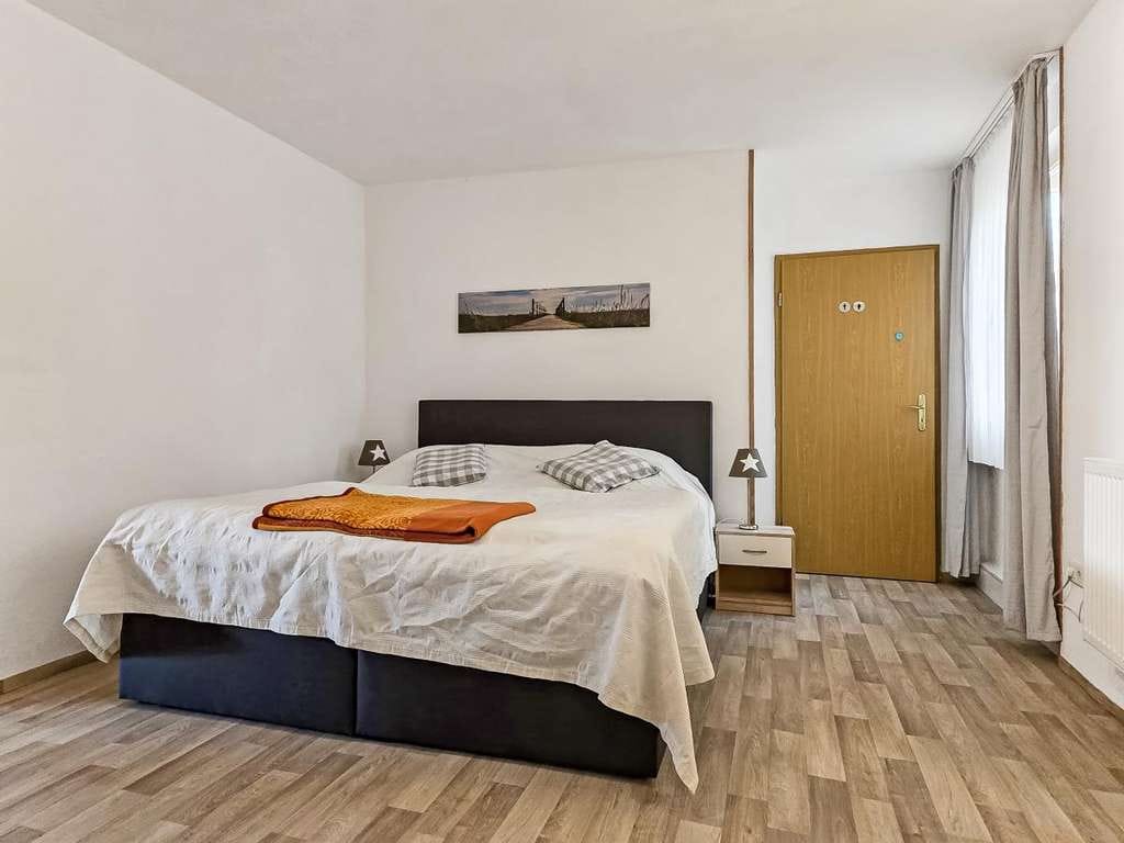 Immobilie in Leutenberg - Fachwerkcharme mit Potential (A1722) - Bild 3