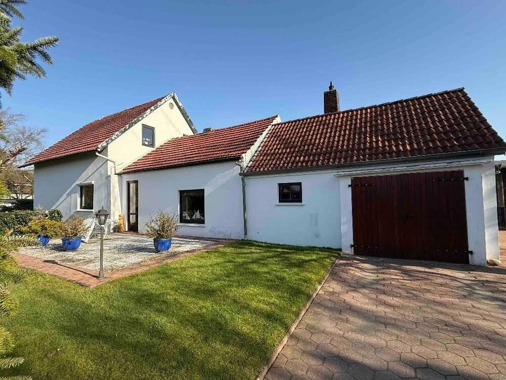 Immobilie in Beckedorf - Charmantes Einfamilienhaus mit einem zusätzlichen Baugrundstück in Beckedorf, vor den Toren Bremens. - Bild 2