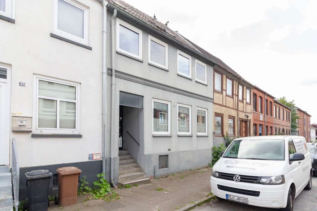 Immobilie in Plön - Plön: zentrumsnahes und solides Mehrfamilienhaus mit 3 Wohneinheiten - Bild 1