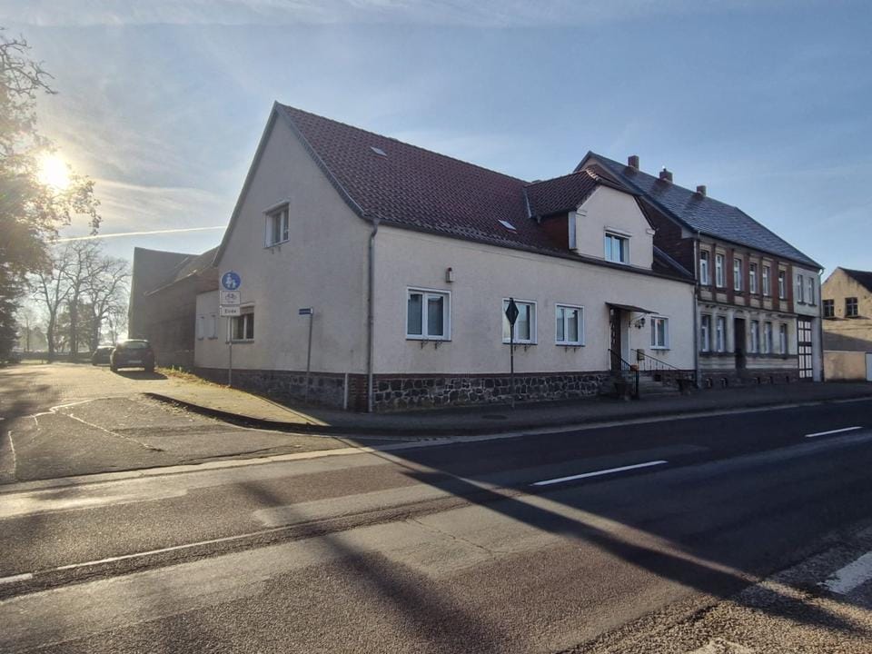 Immobilie in Genthin - Mehrgenerationenhaus / Einfamilienhaus mit ehemaliger Gaststube - Bild 0