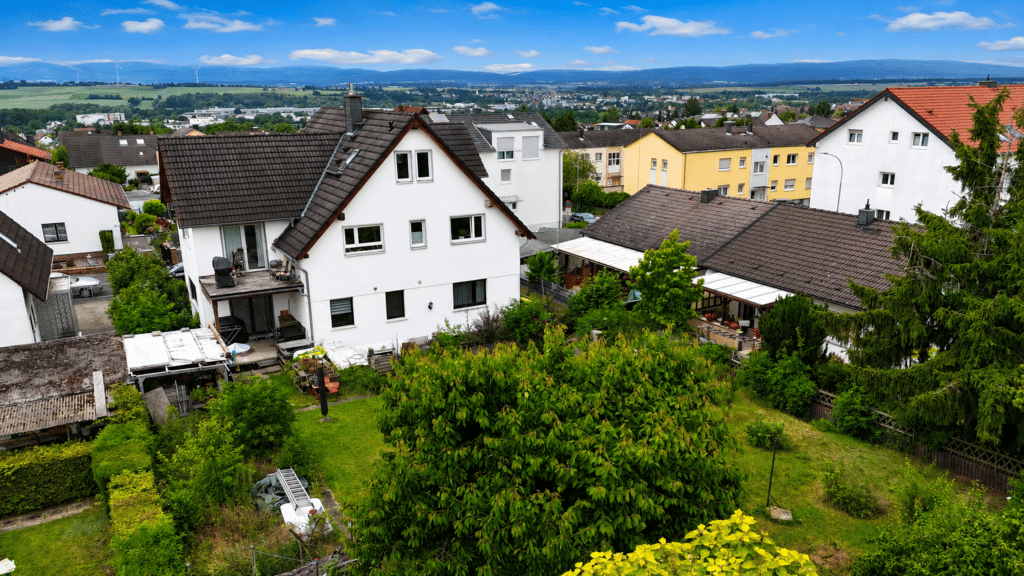 Immobilie in Karben - Eigennutzung und Mieteinnahmen perfekt kombiniert - Bild 0