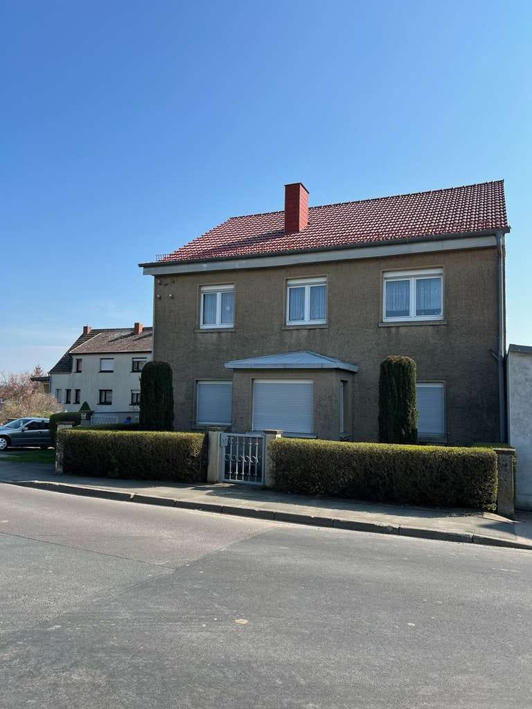 Immobilie in Vogtei - Ein- bis Zweifamilienhaus mit großem Garten, Gewerbeflächen, Doppelzufahrt & Garagen - Bild 0