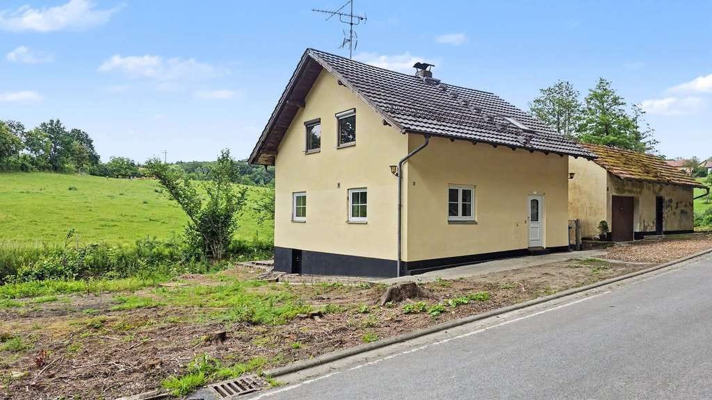 Immobilie in Winzer - Günstige Alleinlage im Grünen - Gestalten Sie Ihr Werkstatt-Paradies oder Selbstversorger-Traum - Bild 0