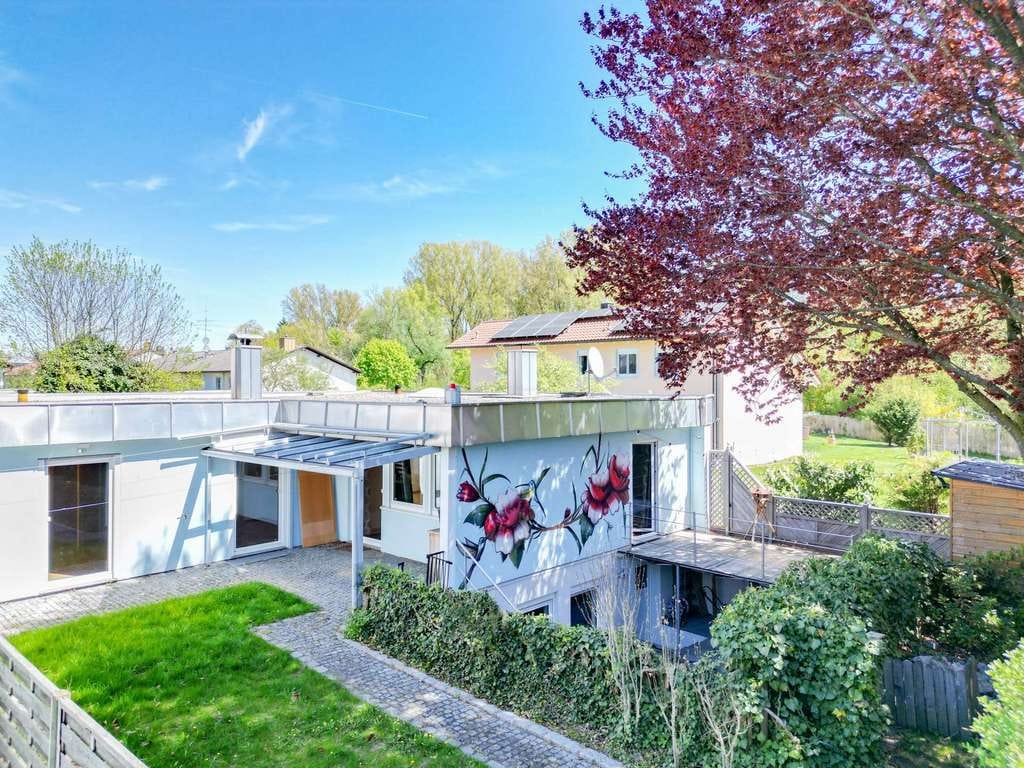 Immobilie in Erding - Mehr Raum fürs Leben – Großzügiges Familienhaus in Erding mit Garten, Kamin und Sauna - Bild 2