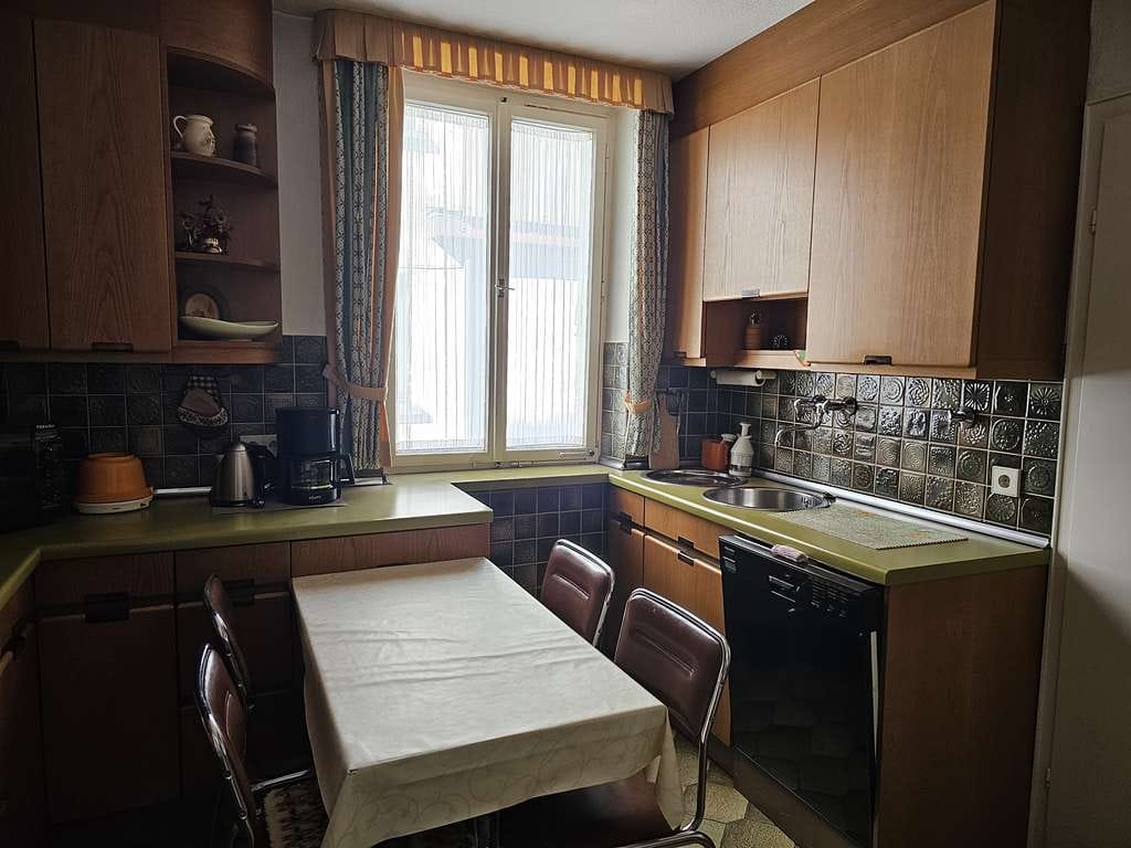 Immobilie in Mühlacker - Älteres 3-Familienhaus mit zwei Stellplätzen in zentraler Lage von Mühlacker zu verkaufen - Bild 3