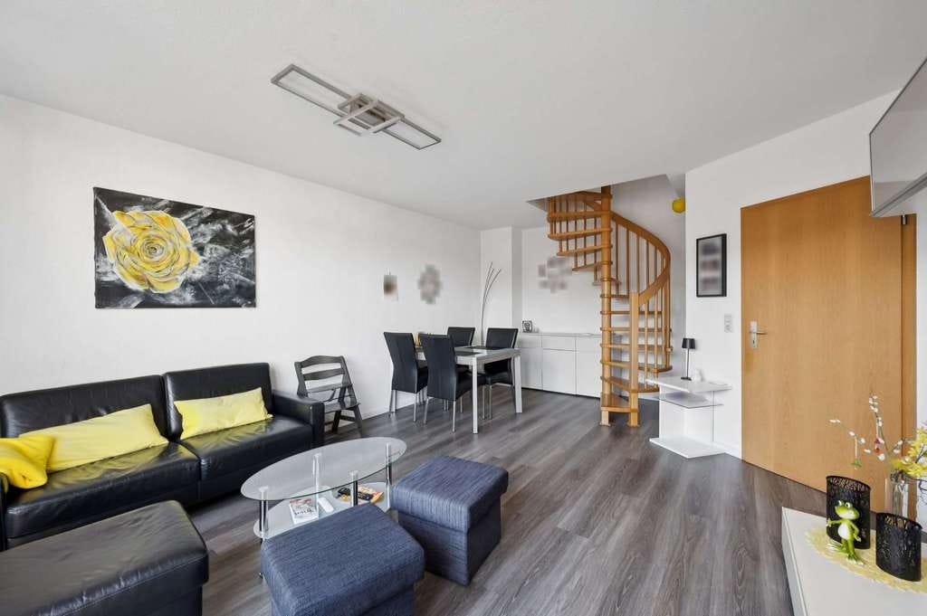 Immobilie in Pleidelsheim - Ihr neues Zuhause: gepflegte 4 Zimmer Maisonette Wohnung mit Süd-Loggia & 2 TG-Stellplätzen - Bild 3