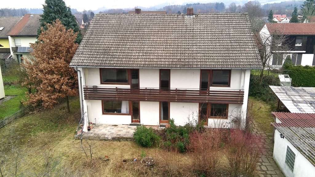 Immobilie in Weidenberg - Mehrfamilienhaus mit drei Wohneinheiten - Bild 2