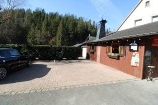 Immobilie in Wilhelmsthal - Geräumiges 1-Familien-Wohnhaus mit zusätzlichem Wirtsgebäude - Bild 3