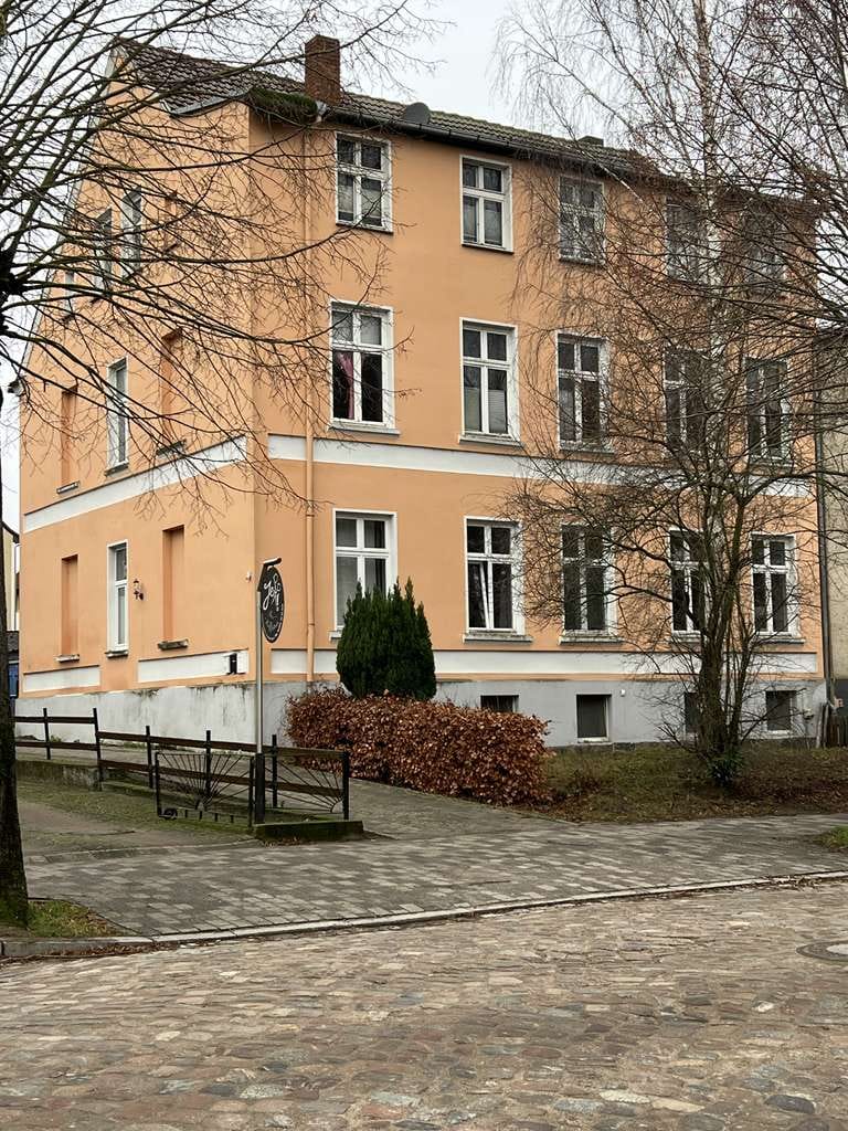 Immobilie in Malchin - Stadthaus mit 3 Wohnungen, vermietet, gute Rendite - Bild 0