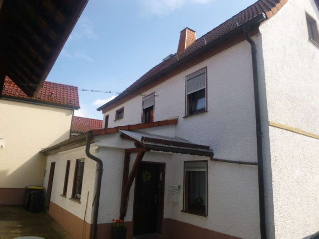 Immobilie in Dermbach - Einfamilienhaus mit Nebengebäude und Garten - Bild 1