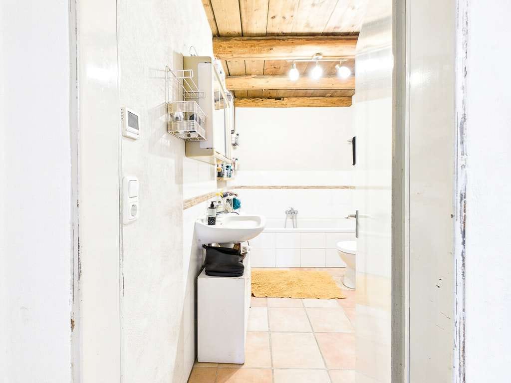 Immobilie in Rott - Sanierungsprojekt in Rott: Bauernhaus mit ca. 170 m² Ausbaureserve - Bild 3