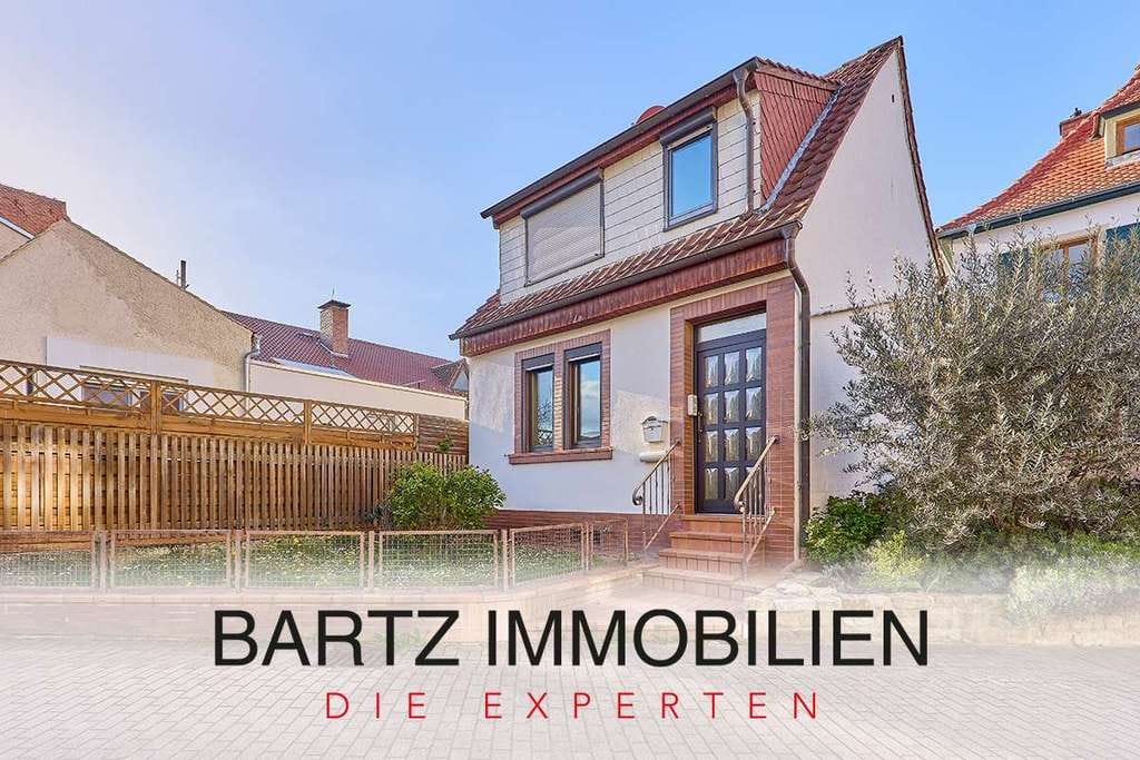 Immobilie in Freinsheim - Massiv & Vielseitig: Freistehendes EFH mit Garten, Dachterrasse & Airbnb-Option - Bild 0