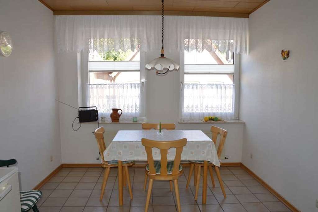 Immobilie in Otterndorf - Solides Zweifamilienhaus in zentraler Lage in Otterndorf mit schönem Grundstück - Bild 1