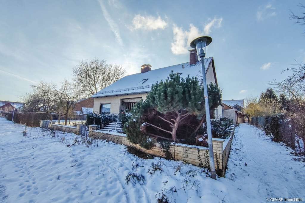 Immobilie in Rollshausen - Hochwertiges Architekten-Ein-/Zweifamilienhaus mit Garten und Garagen - TOP-Wohnen in Rollshausen! - Bild 2