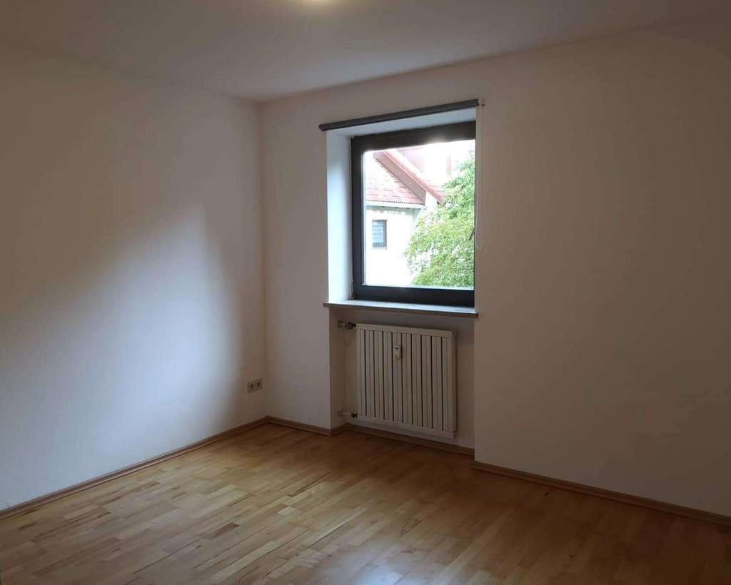 Immobilie in Erding - Charmante 2-Zimmer-Wohnung mit Südbalkon in Erding/Klettham- Erbbaurecht - Bild 2
