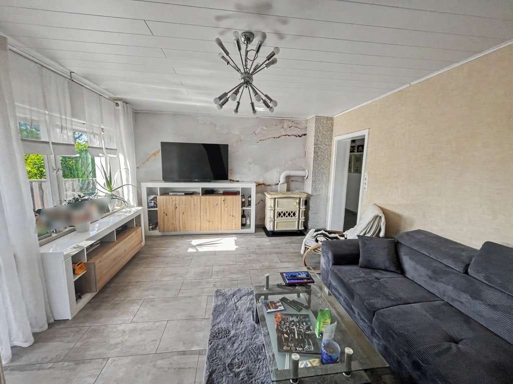 Immobilie in Eggolsheim - Ein Einfamilienhaus mit Einliegerwohnungen voller Möglichkeiten – Zuhause gestalten in Eggolsheim - Bild 3