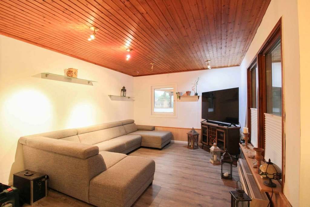 Immobilie in Hohenwestedt - Eigenheim mit ca. 72,92 m² wohnlich nutzbarer Fläche, Garten und Stellplatz in ruhiger Randlage - Bild 2