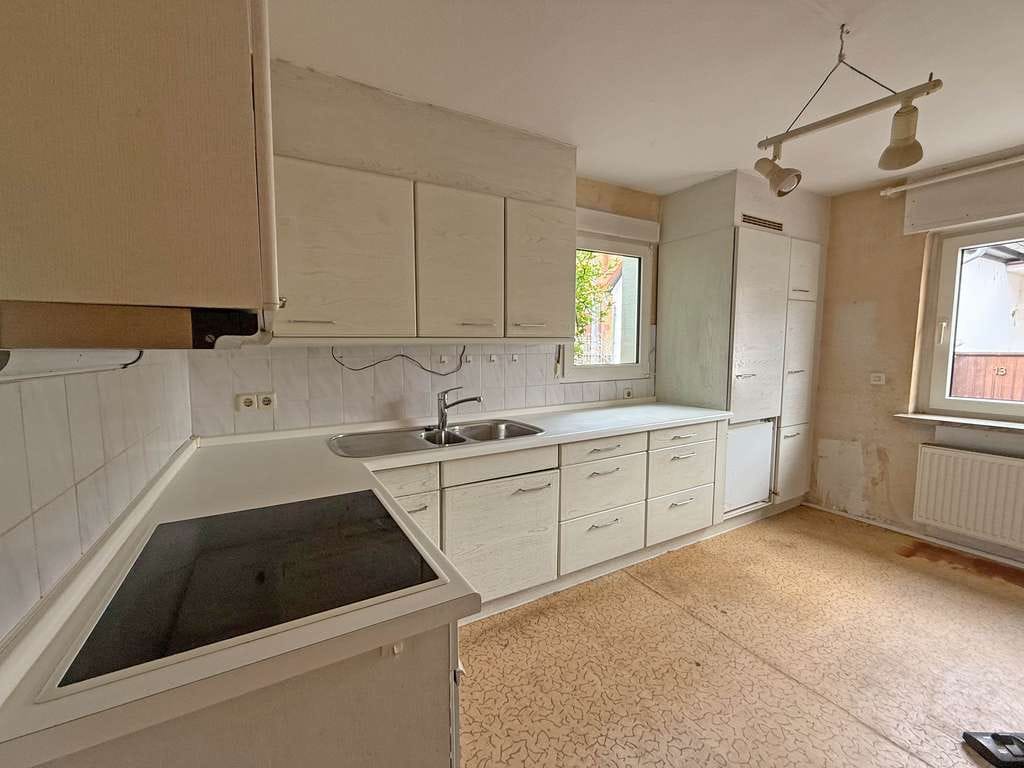Immobilie in Hainburg - Charmantes Einfamilienhaus mit viel Potenzial - ideal für Familien und kreative Gestalter - Bild 3