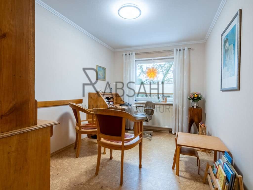 Immobilie in Bienenbüttel - Attraktives Einfamilienhaus mit wundervollem Garten und Doppelcarport - Feldrandlage in Bienenbüttel - Bild 3