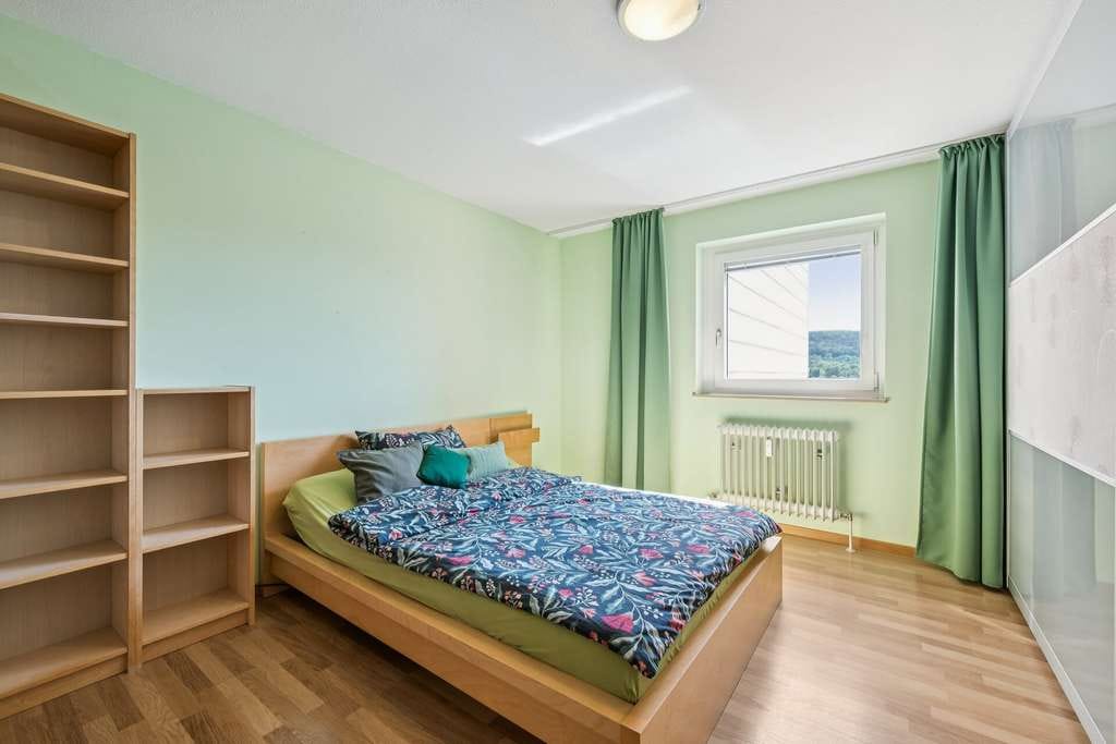 Immobilie in Herrenberg - 3.5-Zimmer-Wohnung mit Weitblick ins Grüne von Herrenberg - Aufzug + Tiefgarage - Bild 4