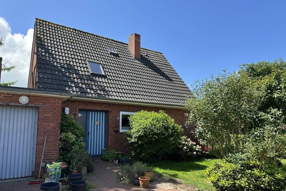 Immobilie in Niebüll - Solides Einfamilienhaus mit Einliegerwohnung, ideal zur Vermietung, bahnhofs- und zentrumsnah - Bild 2
