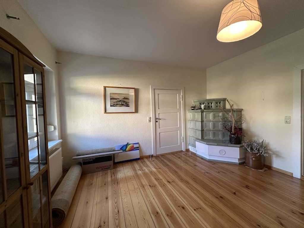 Immobilie in Schwedt/Oder - Großzügiges Wohndomizil in Schwedt OT Vierraden mit Platz für 2 Familien, Handwerk und mehr - Bild 3