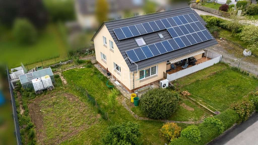 Immobilie in Blaufelden - Modernisiertes Einfamilienhaus mit PV-Anlage und vielseitigen Nutzungsmöglichkeiten - Bild 2