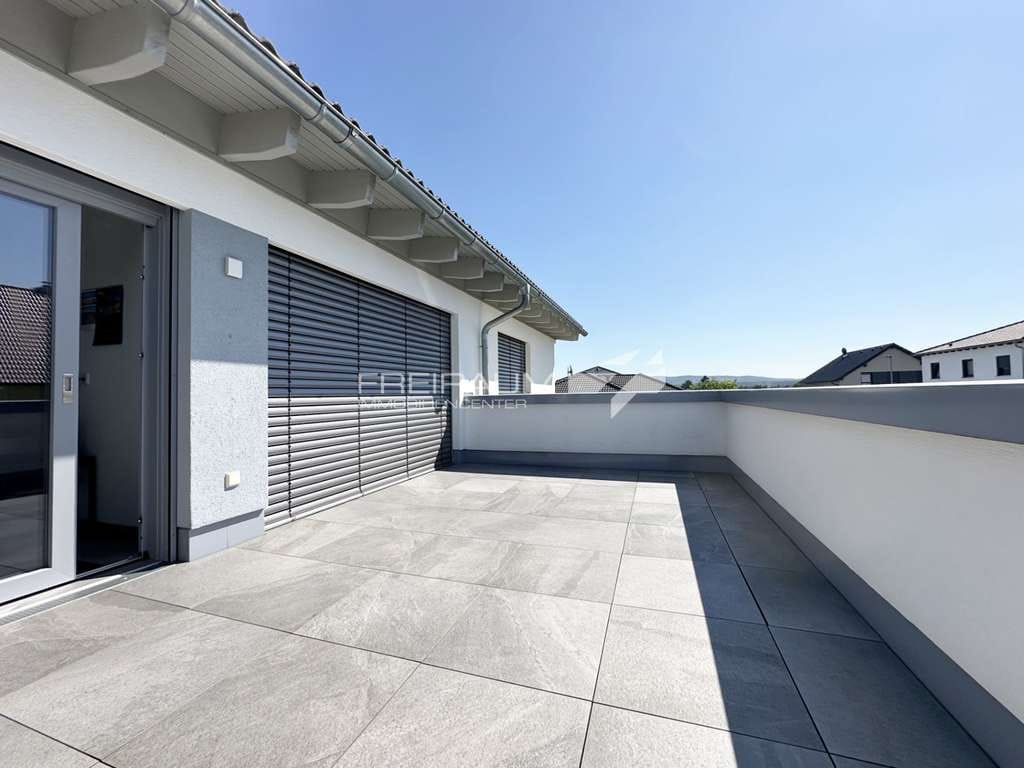 Immobilie in Prichsenstadt - FREIRAUM4 +++ Moderne Traumwohnung mit großzügigem Balkon in sonniger Lage von Prichsenstadt! - Bild 0