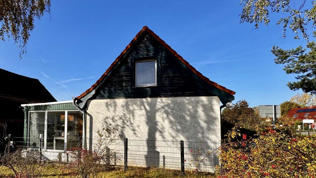 Immobilie in Klietz - Familienfreundliches Haus mit Kamin, Wintergarten & Gartenidylle im Herzen von Klietz - Bild 2