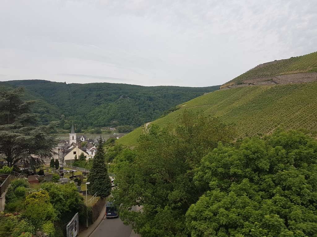 Immobilie in Rüdesheim am Rhein - Kapitalanlage: Wohnung in Rüdesheim-Assmannshausen mit Blick in die Weinberge -direkt vom Eigentümer - Bild 1